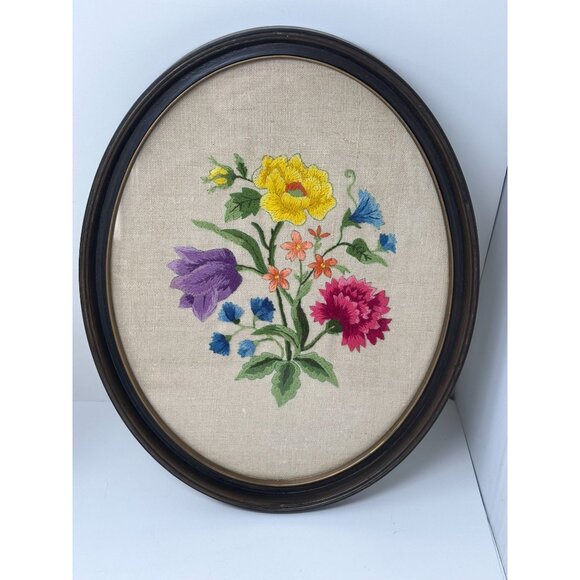 MCM Botanical Embroidery Oval Frame Crewel Floral Wall Art Needlepoint Vtg - Picture 4 of 11